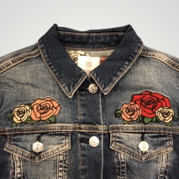 NEW Lularoe Harvey Floral Embroidered Denim Jacket Medium NWT - Picture 3 of 6